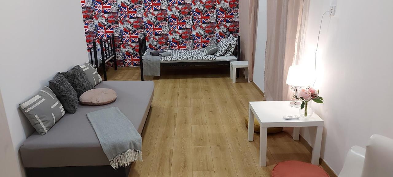 London Fog Apartment In The Party District Budapešť Exteriér fotografie