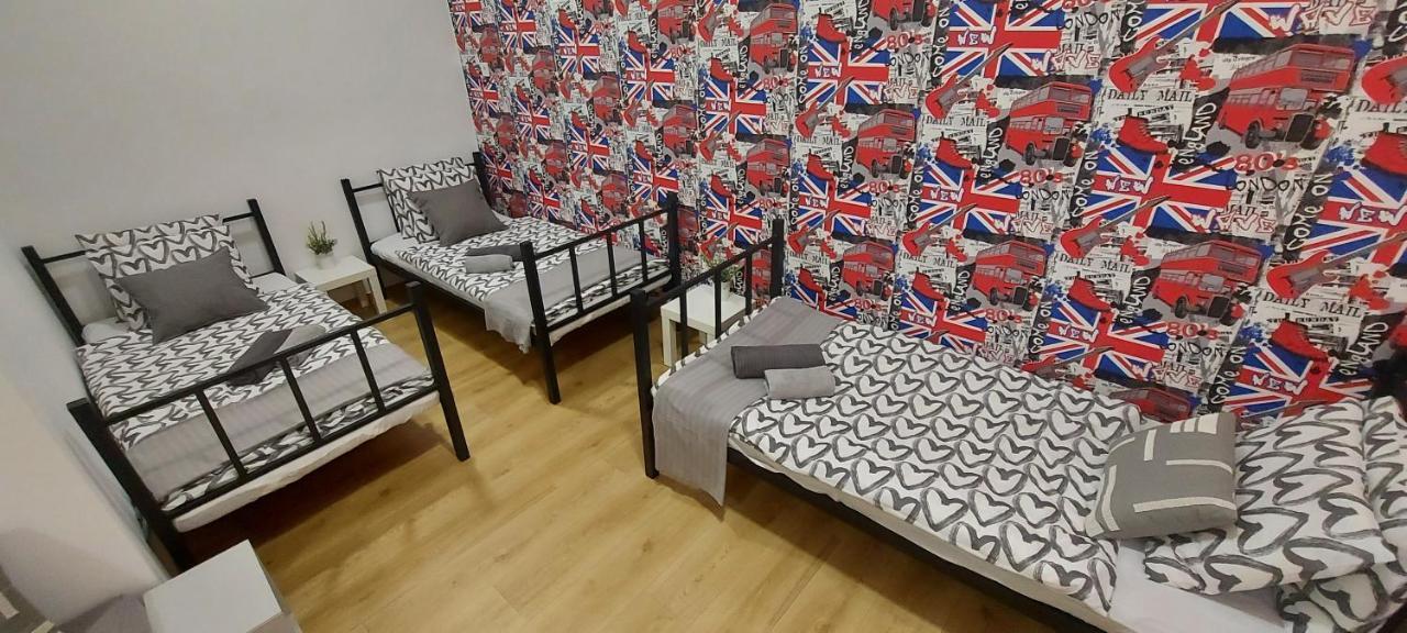 London Fog Apartment In The Party District Budapešť Exteriér fotografie