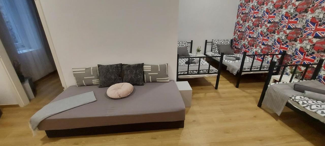 London Fog Apartment In The Party District Budapešť Exteriér fotografie